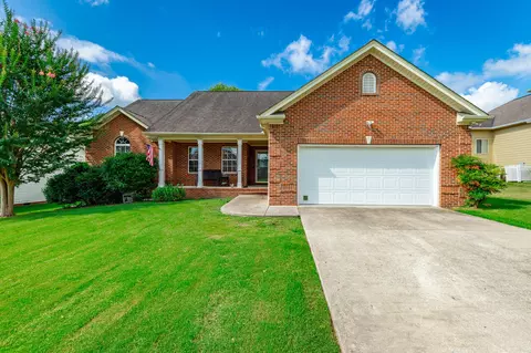 212 Cox Ln, Soddy Daisy, TN 37379