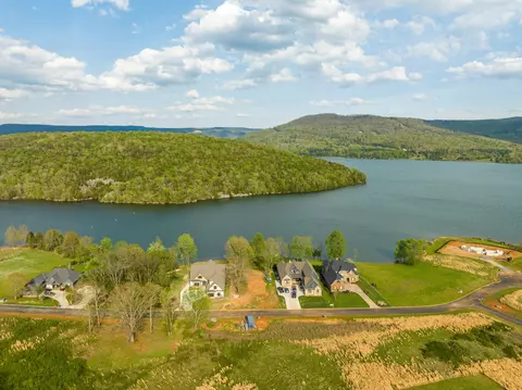 175 Edgewater Way, Jasper, TN 37347