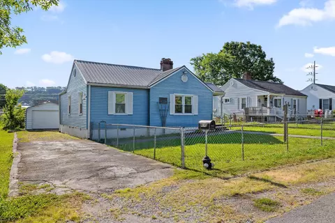 610 Carden Ave, Rossville, GA 30741