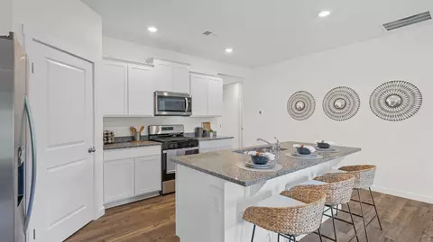 Kitchen - 7396 Bendire Loop, Hixson, TN 37343 photo 5 of 6