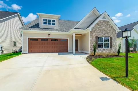 1036 Silverpine Dr, Chattanooga, TN 37421