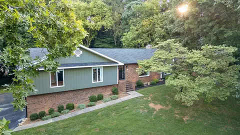 1744 Colonial Shores Dr, Hixson, TN 37343