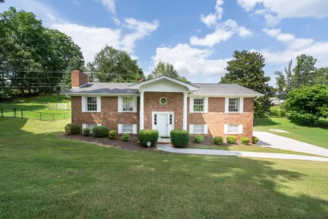 3902 S Mission Oaks Dr, Chattanooga, TN 37412