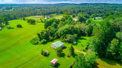 77 Bolton Rd, Trenton, GA 30752