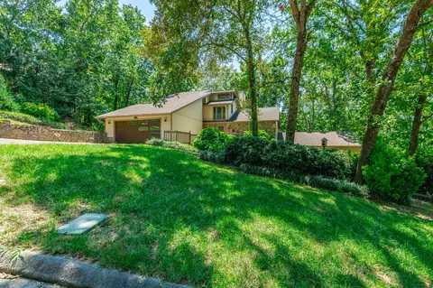 9208 Magic Mountain Dr, Chattanooga, TN 37421