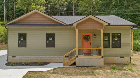 1933 Boynton Dr, Ringgold, GA 30736