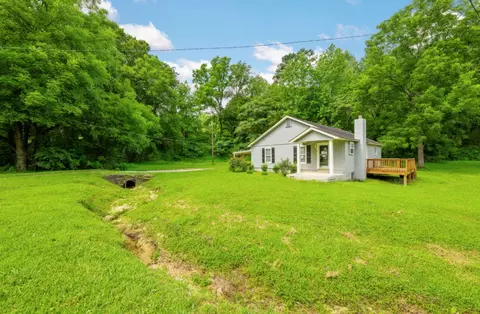 404 W Schmitt Rd, Rossville, GA 30741