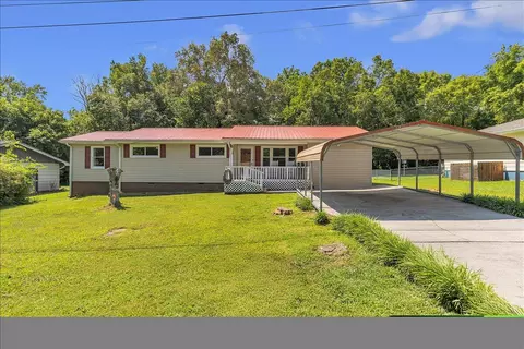 414 Regal Dr, Tunnel Hill, GA 30755