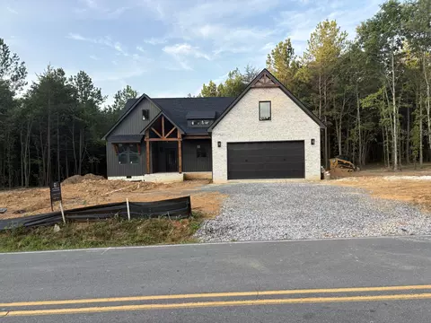 808 Gordy Cir, Tunnel Hill, GA 30755