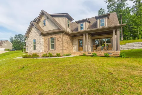8429 Quarles Ln, Hixson, TN 37343