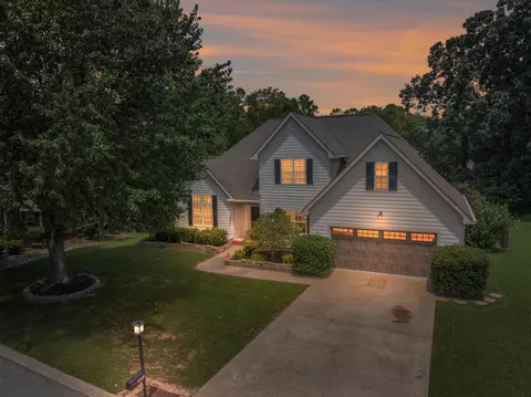 2121 College Park Ln, Soddy Daisy, TN 37379