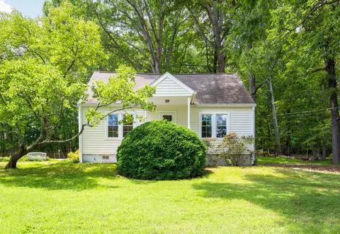 9986 Forest Dr, Collegedale, TN 37363