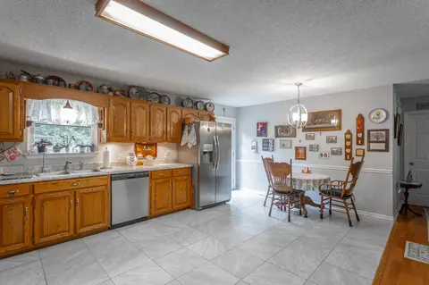 Kitchen - 9805 Pearson Rd, Harrison, TN 37341 photo 2 of 4