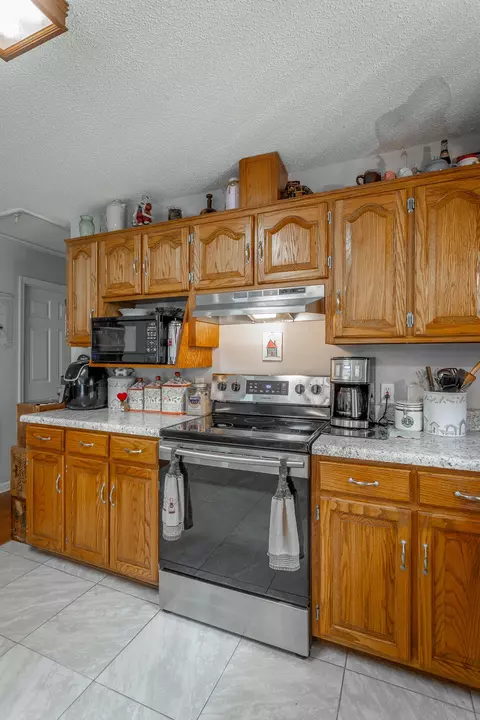 Kitchen - 9805 Pearson Rd, Harrison, TN 37341 photo 4 of 4