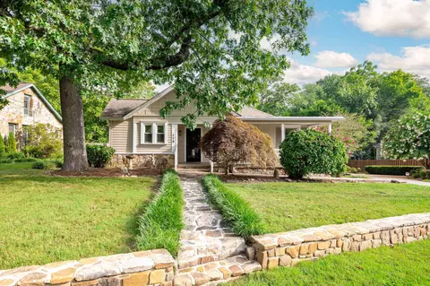 779 James Blvd, Signal Mountain, TN 37377