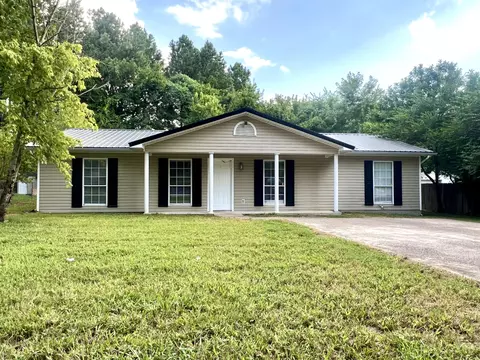 201 Carrol Dr, Ringgold, GA 30736