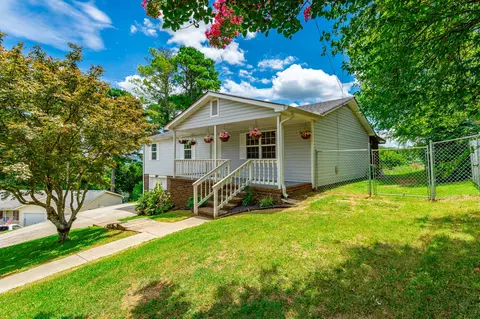 34 Old World Dr, Ringgold, GA 30736