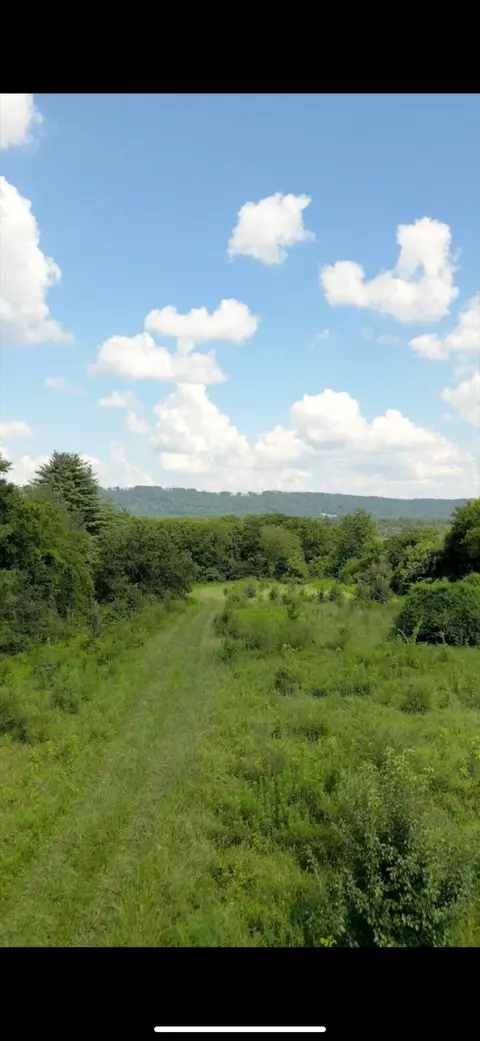 6880 Snow Hill Rd, Ooltewah, TN 37363