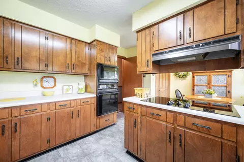 Kitchen - 9508 Pearson Rd, Harrison, TN 37341 photo 3 of 3