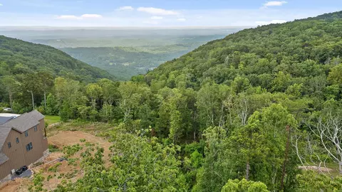 7980 Mountain Laurel Trl #4, Signal Mountain, TN 37377