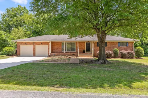 1824 Clayton Dr, Chattanooga, TN 37421