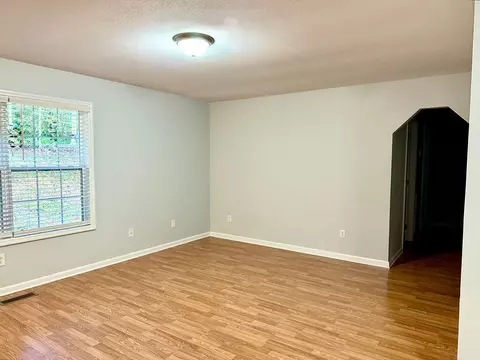 Living - 580 Spears Rd, Jasper, TN 37347 photo 1 of 3