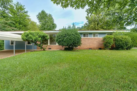 1401 Awhila Dr, Chattanooga, TN 37421