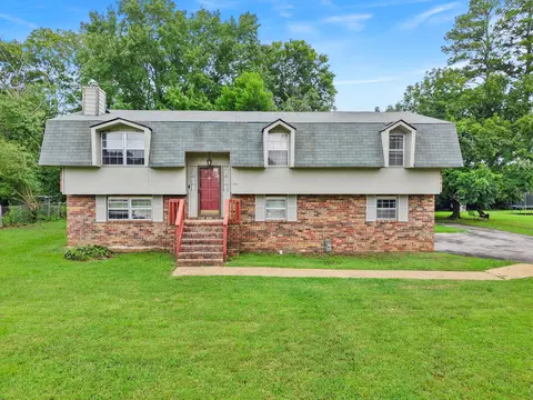 204 Mitchell Ln, Rossville, GA 30741
