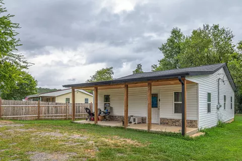 203 Dover Rd, Jasper, TN 37347