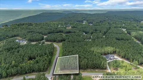 4430 Crockett Pt #JF 216, Jasper, TN 37347