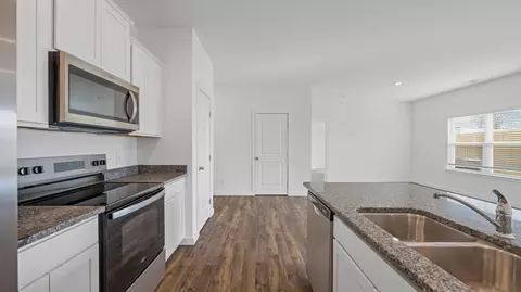 Kitchen - 7492 Bendire Loop, Hixson, TN 37343 photo 2 of 2