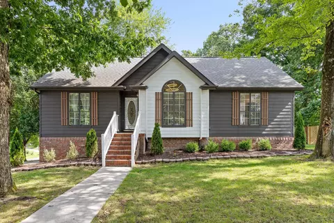 709 Northbrook Dr, Hixson, TN 37343