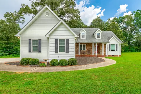 220 Village Dr, Whitwell, TN 37397
