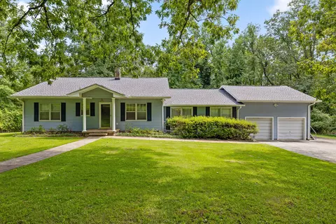 1702 James Blvd, Signal Mountain, TN 37377