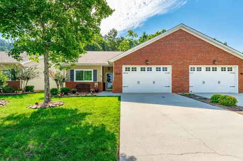 5662 Mountain Oaks Ln, Ooltewah, TN 37363