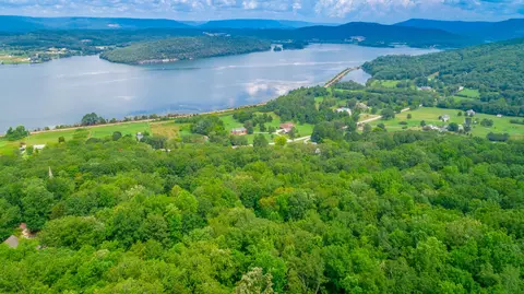 25 Nickajack Trce, South Pittsburg, TN 37380