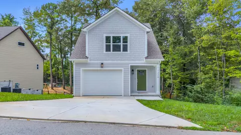 1226 Thomas Ln, Hixson, TN 37343