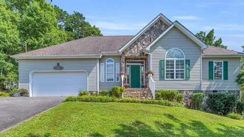 417 Middle View Dr, Ringgold, GA 30736