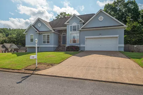 9924 Brently Estates Dr, Chattanooga, TN 37421
