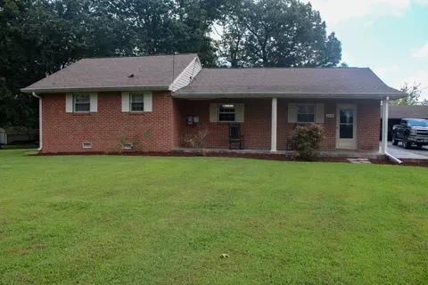 169 Dogwood Hill Ln, Chickamauga, GA 30707