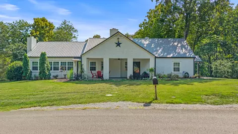924 Long Mill Rd, Athens, TN 37303