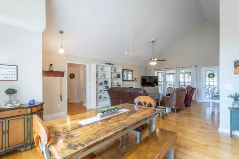 Dining - 33 Eagle Ln, Ringgold, GA 30736 photo 1 of 2