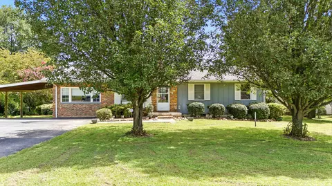 547 Pinewood Cir, Fort Oglethorpe, GA 30742