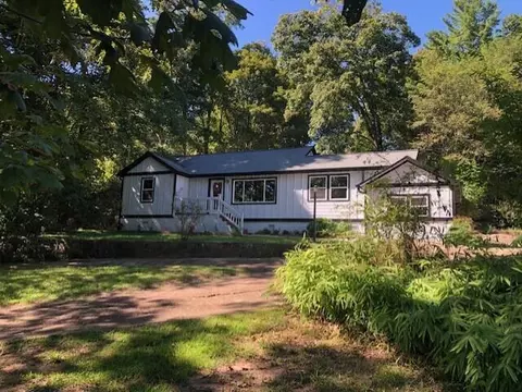 907 Kentucky Ave, Signal Mountain, TN 37377