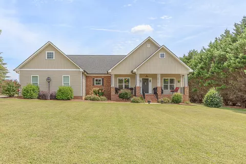 2015 Smokerise Dr, Dalton, GA 30721