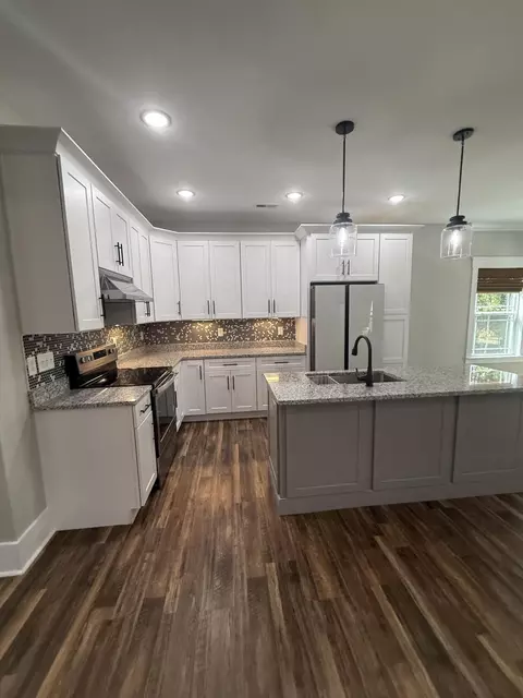 Kitchen - 294 E Long Hollow Rd, Rock Spring, GA 30739 photo 2 of 8