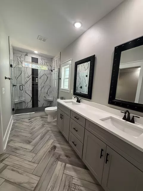 Bath - 294 E Long Hollow Rd, Rock Spring, GA 30739 photo 3 of 8