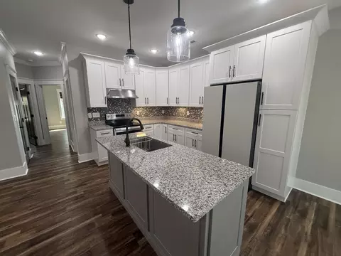Kitchen - 294 E Long Hollow Rd, Rock Spring, GA 30739 photo 6 of 8