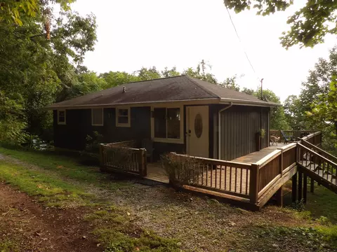 499 Johnson Loop Rd, Pikeville, TN 37367