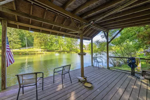 101 Snow Bird Ln, Graysville, TN 37338